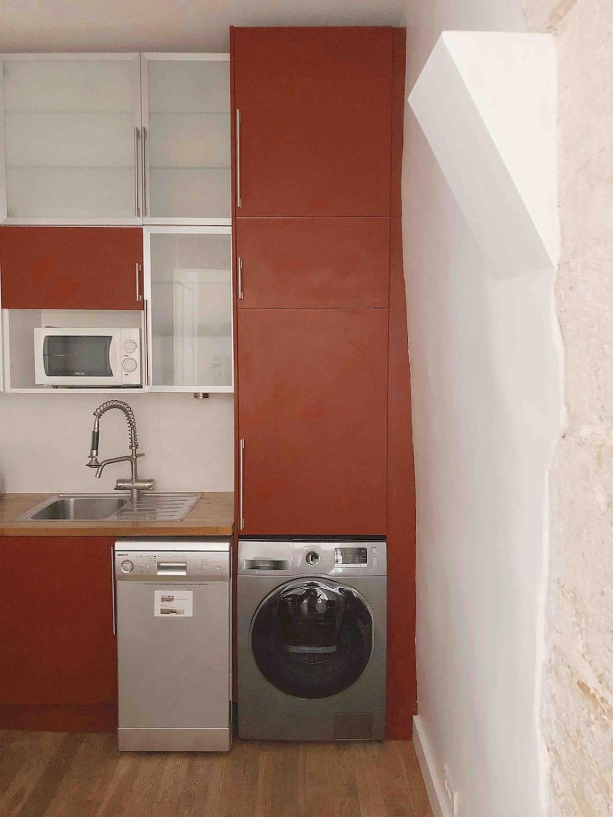 Du Lion/ac Historic Flat, Marais, 4-5 Guests Parijs